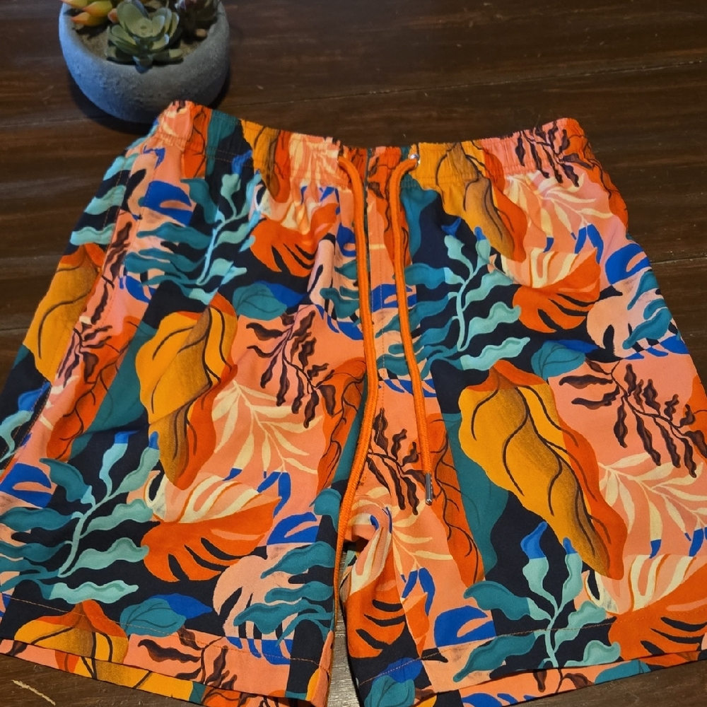 Cove Multicolor Leaf Pattern Shorts